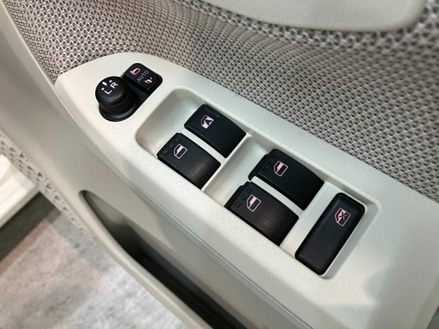 ムーヴＸ　ＳＡII　８型フルセグナビ　バックカメラ　スマートキー衝突被害軽減ブレーキ　８型フルセグナビ　バックカメラ　ＤＶＤ再生　Ｂｌｕｅｔｏｏｔｈ　ＵＳＢ　ＥＴＣ　シートヒーター　オートライト　オートエアコン　スマートキー　エコアイドル　タイヤ４本新品交換済み（滋賀県）の中古車