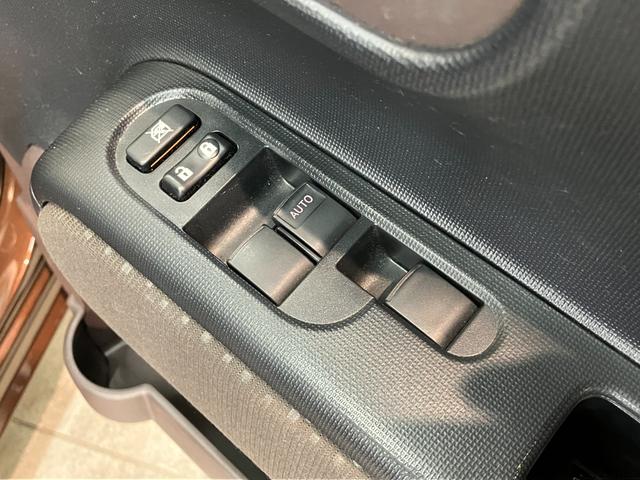 ポルテＦ　ナビ　バックカメラ　スマートキー　走行２万９千キロ台ワンセグナビ　バックカメラ　Ｂｌｕｅｔｏｏｔｈ　スマートキー　電動格納式ミラー　左側電動スライドドア　マニュアルレベリング（滋賀県）の中古車