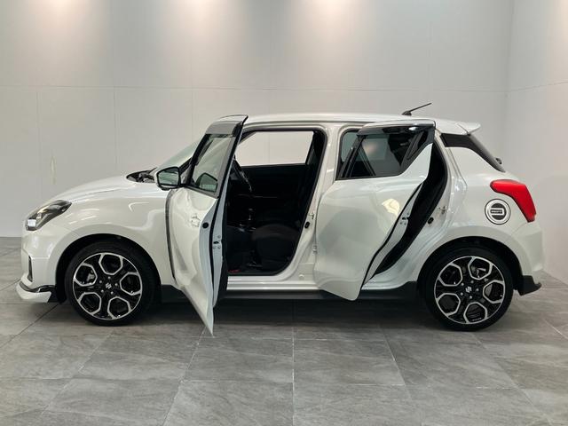 スイフトスポーツベースグレード　ターボ　６ＭＴ　８型ナビ　パノラマカメラ衝突被害軽減ブレーキ　６ＭＴ車　８型フルセグナビ　パノラマカメラ　ＤＶＤ　Ｂｌｕｅｔｏｏｔｈ　ＵＳＢ　ＥＴＣ２．０　前後ドラレコ　レーダ−クルーズコントロール　シートヒーター　コーナーセンサー　ＬＥＤ（滋賀県）の中古車