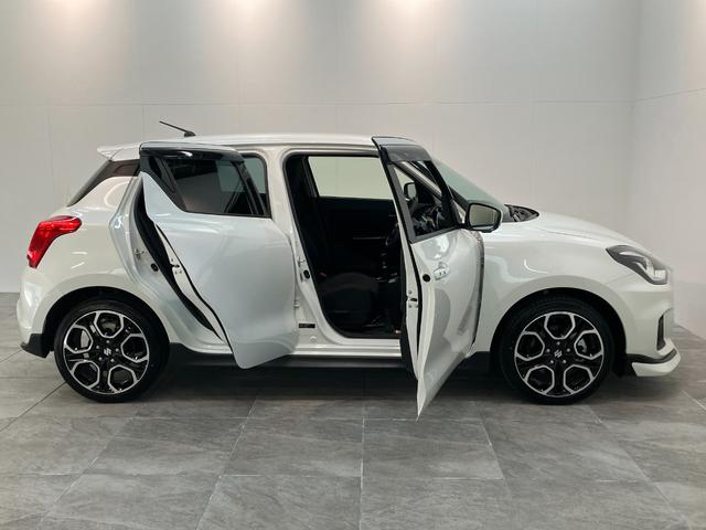 スイフトスポーツベースグレード　ターボ　６ＭＴ　８型ナビ　パノラマカメラ衝突被害軽減ブレーキ　６ＭＴ車　８型フルセグナビ　パノラマカメラ　ＤＶＤ　Ｂｌｕｅｔｏｏｔｈ　ＵＳＢ　ＥＴＣ２．０　前後ドラレコ　レーダ−クルーズコントロール　シートヒーター　コーナーセンサー　ＬＥＤ（滋賀県）の中古車