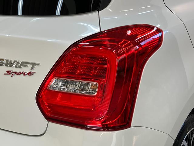 スイフトスポーツベースグレード　ターボ　６ＭＴ　８型ナビ　パノラマカメラ衝突被害軽減ブレーキ　６ＭＴ車　８型フルセグナビ　パノラマカメラ　ＤＶＤ　Ｂｌｕｅｔｏｏｔｈ　ＵＳＢ　ＥＴＣ２．０　前後ドラレコ　レーダ−クルーズコントロール　シートヒーター　コーナーセンサー　ＬＥＤ（滋賀県）の中古車