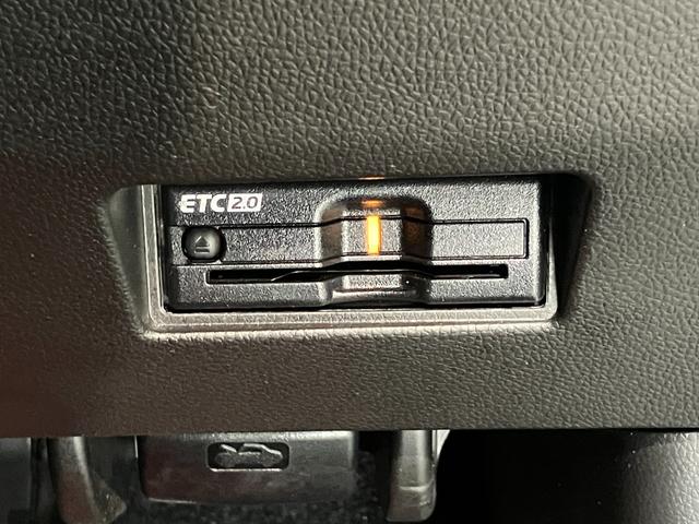 スイフトスポーツベースグレード　ターボ　６ＭＴ　８型ナビ　パノラマカメラ衝突被害軽減ブレーキ　６ＭＴ車　８型フルセグナビ　パノラマカメラ　ＤＶＤ　Ｂｌｕｅｔｏｏｔｈ　ＵＳＢ　ＥＴＣ２．０　前後ドラレコ　レーダ−クルーズコントロール　シートヒーター　コーナーセンサー　ＬＥＤ（滋賀県）の中古車