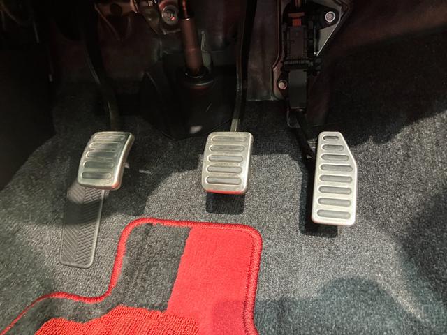 スイフトスポーツベースグレード　ターボ　６ＭＴ　８型ナビ　パノラマカメラ衝突被害軽減ブレーキ　６ＭＴ車　８型フルセグナビ　パノラマカメラ　ＤＶＤ　Ｂｌｕｅｔｏｏｔｈ　ＵＳＢ　ＥＴＣ２．０　前後ドラレコ　レーダ−クルーズコントロール　シートヒーター　コーナーセンサー　ＬＥＤ（滋賀県）の中古車