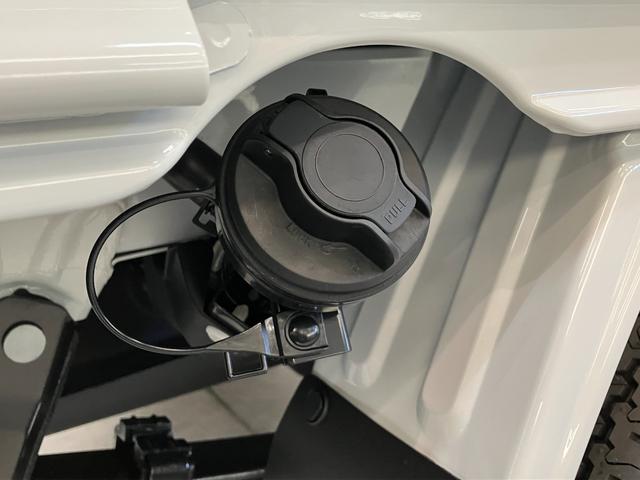 ハイゼットトラックスタンダード　４ＷＤ　ＣＶＴ　届出済未使用車衝突被害軽減ブレーキ　コーナーセンサー　パートタイム４ＷＤ　ＡＭ／ＦＭラジオ　マニュアルエアコン　マニュアルレベリング　オートライト（滋賀県）の中古車