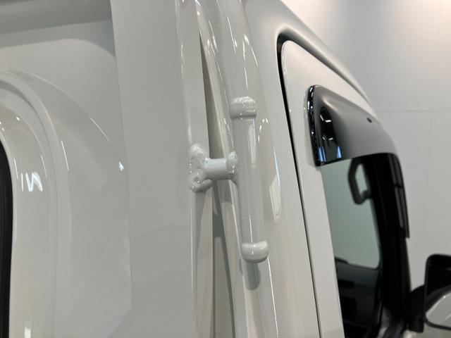 ハイゼットトラックスタンダード　４ＷＤ　ＣＶＴ　届出済未使用車衝突被害軽減ブレーキ　コーナーセンサー　パートタイム４ＷＤ　ＡＭ／ＦＭラジオ　マニュアルエアコン　マニュアルレベリング　オートライト（滋賀県）の中古車