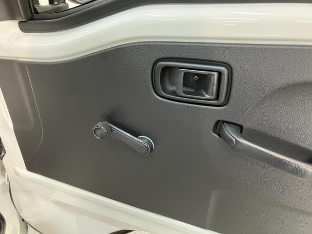 ハイゼットトラックスタンダード　４ＷＤ　ＣＶＴ　届出済未使用車衝突被害軽減ブレーキ　コーナーセンサー　パートタイム４ＷＤ　ＡＭ／ＦＭラジオ　マニュアルエアコン　マニュアルレベリング　オートライト（滋賀県）の中古車