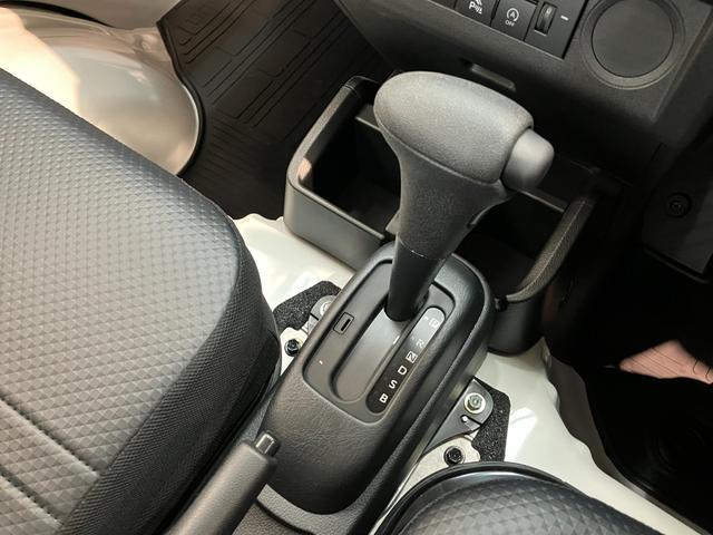 ハイゼットトラックスタンダード　４ＷＤ　ＣＶＴ　届出済未使用車衝突被害軽減ブレーキ　コーナーセンサー　パートタイム４ＷＤ　ＡＭ／ＦＭラジオ　マニュアルエアコン　マニュアルレベリング　オートライト（滋賀県）の中古車