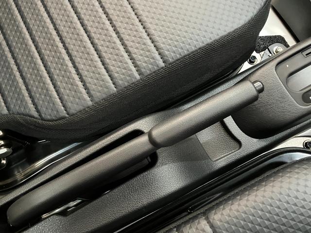 ハイゼットトラックスタンダード　４ＷＤ　ＣＶＴ　届出済未使用車衝突被害軽減ブレーキ　コーナーセンサー　パートタイム４ＷＤ　ＡＭ／ＦＭラジオ　マニュアルエアコン　マニュアルレベリング　オートライト（滋賀県）の中古車