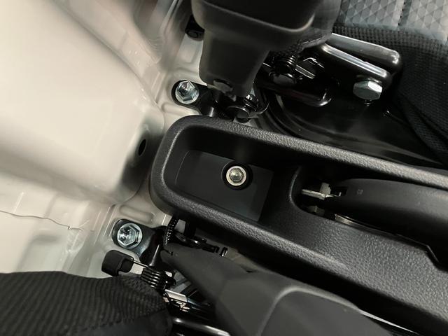 ハイゼットトラックスタンダード　４ＷＤ　ＣＶＴ　届出済未使用車衝突被害軽減ブレーキ　コーナーセンサー　パートタイム４ＷＤ　ＡＭ／ＦＭラジオ　マニュアルエアコン　マニュアルレベリング　オートライト（滋賀県）の中古車