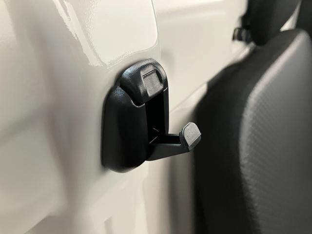 ハイゼットトラックスタンダード　４ＷＤ　ＣＶＴ　届出済未使用車衝突被害軽減ブレーキ　コーナーセンサー　パートタイム４ＷＤ　ＡＭ／ＦＭラジオ　マニュアルエアコン　マニュアルレベリング　オートライト（滋賀県）の中古車