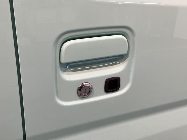 ハイゼットカーゴクルーズ　４ＷＤ　ＣＶＴ車　コーナーセンサー　スマートキー衝突被害軽減ブレーキ　スマアシ　コーナーセンサー　スマートキー　前席パワーウインドウ　ＣＤステレオ　ＥＴＣ　両側スライドドア　パートタイム４ＷＤ　ＬＥＤヘッドライト　オートライト　電動格納式ミラー（滋賀県）の中古車