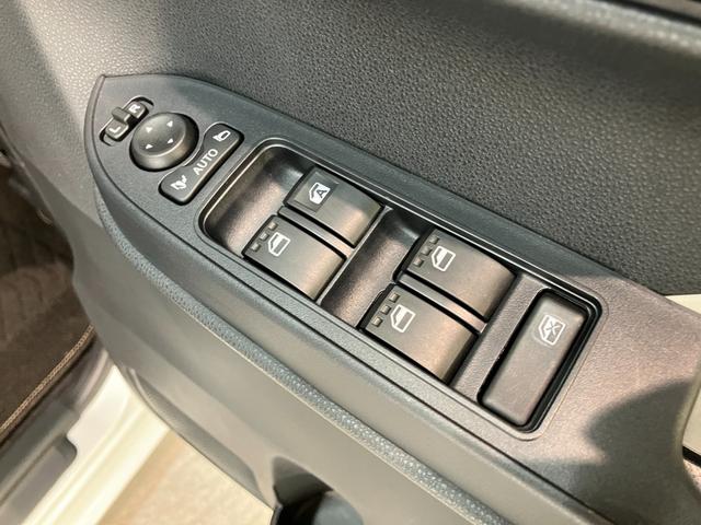 タントＸ　左側電動スライドドア　前席シートヒーター　スマートキー衝突被害軽減ブレーキ　コーナーセンサー　ＣＤステレオ　ＥＴＣ　バックカメラ（ナビ装着時用）　左側電動スライドドア　前席シートヒーター　電動パーキングブレーキ　ＬＥＤ　オートライト　オートエアコン（滋賀県）の中古車