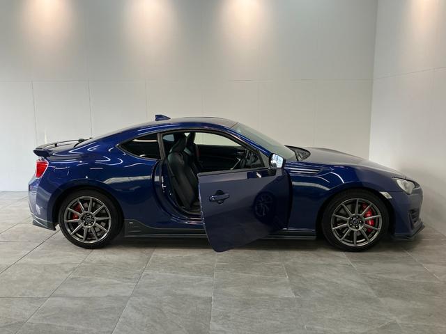 BRZGT 6MT フルセグナビ バックカメラ STiマフラーフルセグナビ バックカメラ DVD再生 Bluetooth USB シートヒーター クルコン ブレンボブレーキキャリパー STiマフラー STiスプリング スマートキー タイヤ4本新品交換済み(滋賀県)の中古車