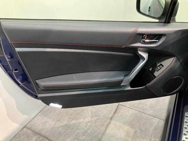 BRZGT 6MT フルセグナビ バックカメラ STiマフラーフルセグナビ バックカメラ DVD再生 Bluetooth USB シートヒーター クルコン ブレンボブレーキキャリパー STiマフラー STiスプリング スマートキー タイヤ4本新品交換済み(滋賀県)の中古車