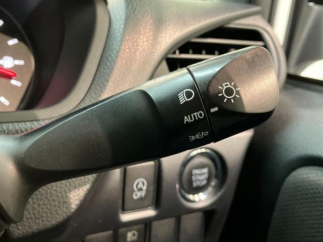 ノアＸ　ナビ　バックカメラ　左側電動スライドドア　クルコントヨタセーフティセンス　コーナーセンサー　ワンセグナビ　バックカメラ　ドラレコ　Ｂｌｕｅｔｏｏｔｈ　クルーズコントロール　左側電動スライドドア　スマートキー　オートエアコン　ＬＥＤ　オートライト（滋賀県）の中古車