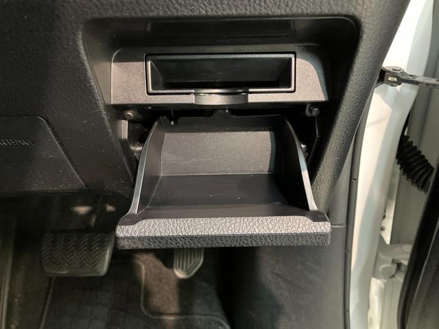 ノアＸ　ナビ　バックカメラ　左側電動スライドドア　クルコントヨタセーフティセンス　コーナーセンサー　ワンセグナビ　バックカメラ　ドラレコ　Ｂｌｕｅｔｏｏｔｈ　クルーズコントロール　左側電動スライドドア　スマートキー　オートエアコン　ＬＥＤ　オートライト（滋賀県）の中古車