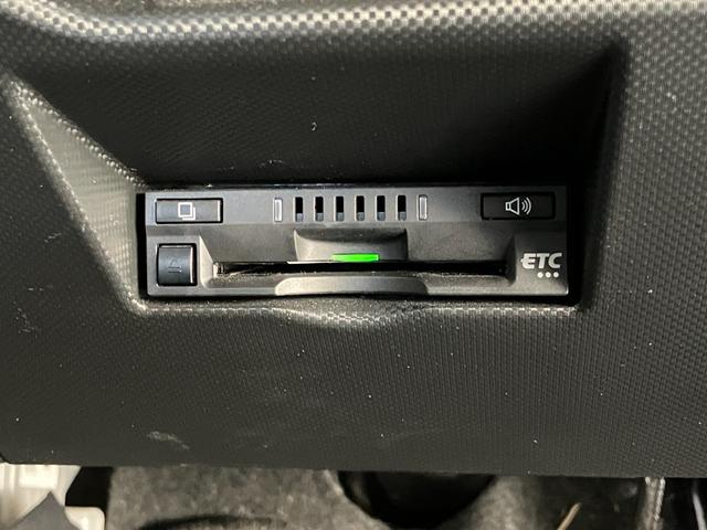 ロッキーレミアムＧ　９型ディスプレイオーディオ　Ｂカメラ　ドラレコ衝突被害軽減ブレーキ　コーナーセンサー　９型ディスプレイオーディオ　フルセグ　バックカメラ　Ｂｌｕｅｔｏｏｔｈ　ＵＳＢ　ドラレコ　ＴＶコントロール　前席シートヒーター　ＬＥＤ　レーダークルコン（滋賀県）の中古車