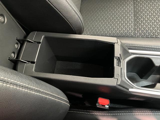 ロッキーレミアムＧ　９型ディスプレイオーディオ　Ｂカメラ　ドラレコ衝突被害軽減ブレーキ　コーナーセンサー　９型ディスプレイオーディオ　フルセグ　バックカメラ　Ｂｌｕｅｔｏｏｔｈ　ＵＳＢ　ドラレコ　ＴＶコントロール　前席シートヒーター　ＬＥＤ　レーダークルコン（滋賀県）の中古車