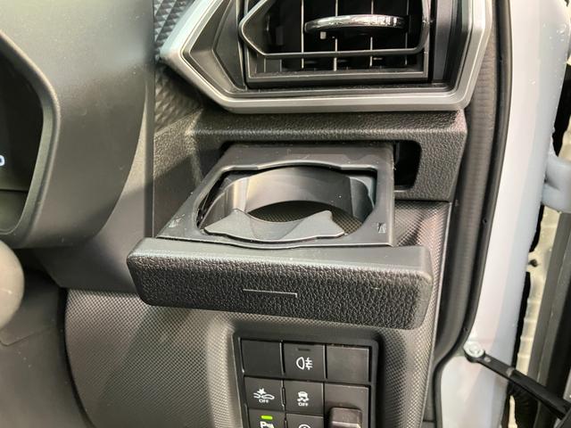 ロッキーレミアムＧ　９型ディスプレイオーディオ　Ｂカメラ　ドラレコ衝突被害軽減ブレーキ　コーナーセンサー　９型ディスプレイオーディオ　フルセグ　バックカメラ　Ｂｌｕｅｔｏｏｔｈ　ＵＳＢ　ドラレコ　ＴＶコントロール　前席シートヒーター　ＬＥＤ　レーダークルコン（滋賀県）の中古車