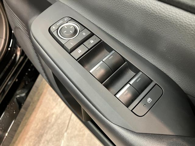 プリウスG ディスプレイオーディオ バックカメラ レーダークルコントヨタセーフティセンス 8型ディスプレイオーディオ バックカメラ Bluetooth USB フルセグ 前席シートヒーター クルーズコントロール オートエアコン オートライト スマートキー(滋賀県)の中古車