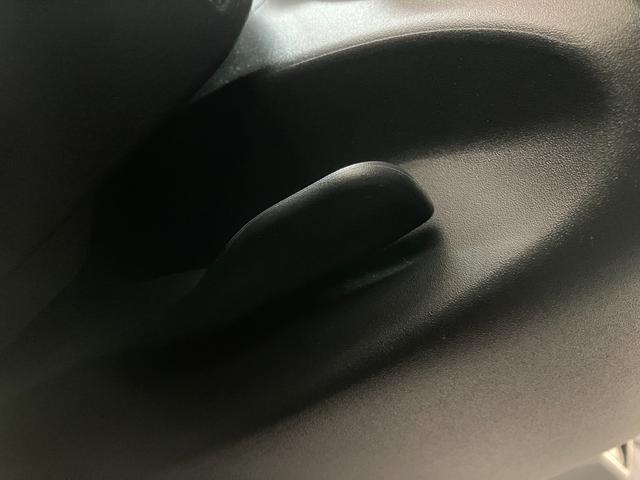 プリウスG ディスプレイオーディオ バックカメラ レーダークルコントヨタセーフティセンス 8型ディスプレイオーディオ バックカメラ Bluetooth USB フルセグ 前席シートヒーター クルーズコントロール オートエアコン オートライト スマートキー(滋賀県)の中古車