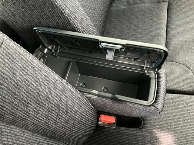 ムーヴＲＳ　両側パワスラ　レーダークルコン　届出済未使用車衝突被害軽減ブレーキ　コーナーセンサー　バックカメラ（ナビ装着時用）　両側電動スライドドア　ＬＥＤ　オートライト　オートエアコン　電動パーキングブレーキ　レーダークルーズコントロール　エコアイドル（滋賀県）の中古車