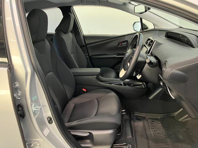 プリウスSセーフティプラス フルセグナビ バックカメラ ドラレコトヨタセーフティセンス フルセグナビ バックカメラ ドラレコ ETC DVD再生 Bluetooth クルーズコントロール LEDヘッドライト オートライト オートエアコン 電格ミラー ハイブリッド車(滋賀県)の中古車