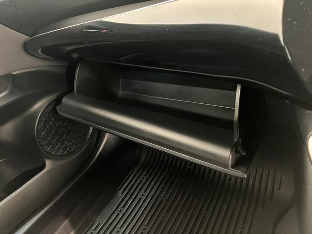 プリウスSセーフティプラス フルセグナビ バックカメラ ドラレコトヨタセーフティセンス フルセグナビ バックカメラ ドラレコ ETC DVD再生 Bluetooth クルーズコントロール LEDヘッドライト オートライト オートエアコン 電格ミラー ハイブリッド車(滋賀県)の中古車