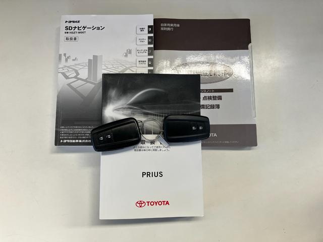 プリウスSセーフティプラス フルセグナビ バックカメラ ドラレコトヨタセーフティセンス フルセグナビ バックカメラ ドラレコ ETC DVD再生 Bluetooth クルーズコントロール LEDヘッドライト オートライト オートエアコン 電格ミラー ハイブリッド車(滋賀県)の中古車