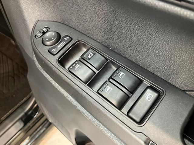 タントカスタムＸ　４ＷＤ　フルセグナビ　パノラマカメラ　車検整備付衝突被害軽減ブレーキ　コーナーセンサー　フルセグナビ　Ｂｌｕｅｔｏｏｔｈ　ＤＶＤ再生　ＵＳＢ　パノラマカメラ　両側電動スライドドア　前席シートヒーター　ＬＥＤ　スマートキー　エコアイドル　４ＷＤ（滋賀県）の中古車