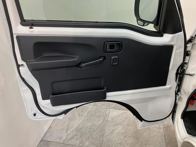 ハイゼットトラックジャンボエクストラ　４ＷＤ　ＣＶＴ　届出済未使用車衝突被害軽減ブレーキ　スマアシ　コーナーセンサー　ＬＥＤヘッドライト　オートライト　スマートキー　パワーウインドウ　電動格納式ミラー　４ＷＤ　デフロック　荷台作業灯　届出済未使用車（滋賀県）の中古車