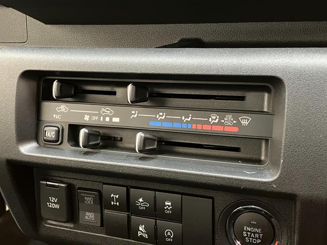 ハイゼットトラックジャンボエクストラ　４ＷＤ　ＣＶＴ　届出済未使用車衝突被害軽減ブレーキ　スマアシ　コーナーセンサー　ＬＥＤヘッドライト　オートライト　スマートキー　パワーウインドウ　電動格納式ミラー　４ＷＤ　デフロック　荷台作業灯　届出済未使用車（滋賀県）の中古車