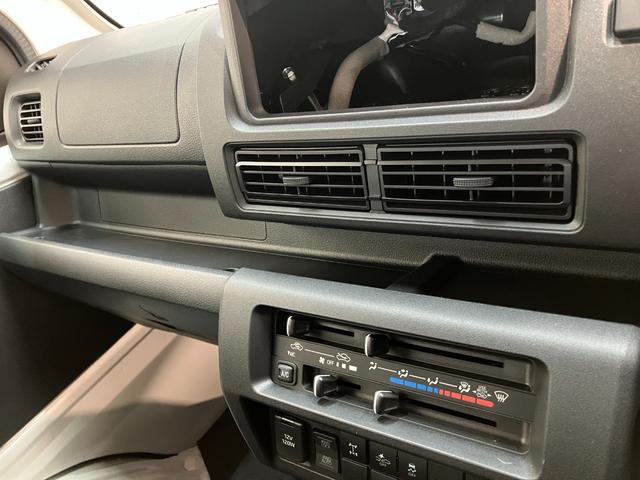 ハイゼットトラックジャンボエクストラ　４ＷＤ　ＣＶＴ　届出済未使用車衝突被害軽減ブレーキ　スマアシ　コーナーセンサー　ＬＥＤヘッドライト　オートライト　スマートキー　パワーウインドウ　電動格納式ミラー　４ＷＤ　デフロック　荷台作業灯　届出済未使用車（滋賀県）の中古車