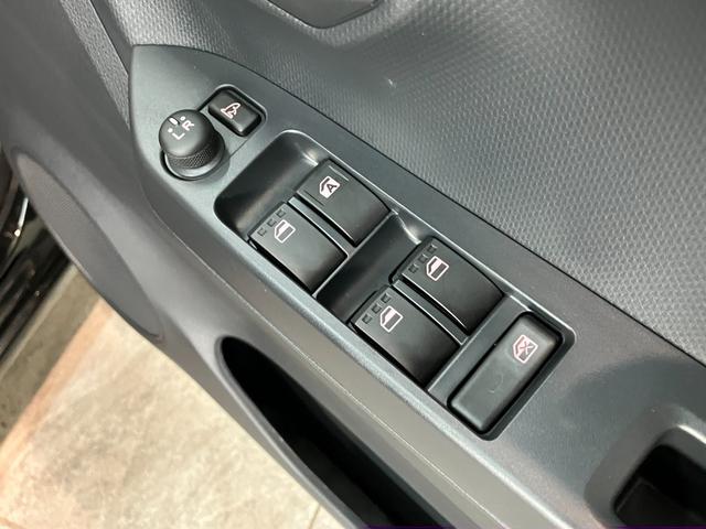 ミライースX SA3 LEDヘッドライト キーレス 届出済未使用車衝突被害軽減ブレーキ スマアシ3 コーナーセンサー バックカメラ(ナビ装着時用) LEDヘッドライト 電動格納式ミラー マニュアルレベリング キーレスエントリー オートライト エコアイドル(滋賀県)の中古車