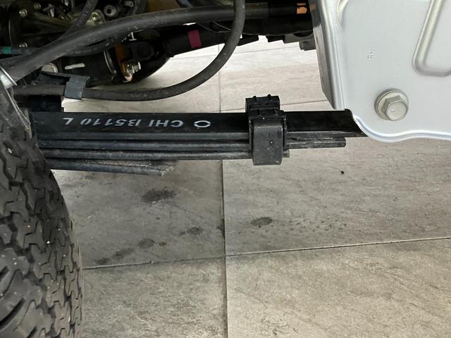 ハイゼットトラックスタンダード　農用スペシャル　４ＷＤ　デフロック　ＣＶＴ車衝突被害軽減ブレーキ　パートタイム４ＷＤ　デフロック　ＡＭ／ＦＭラジオ　マニュアルエアコン　マニュアルレベリング　オートライト　荷台作業灯　リヤ４枚リーフスプリング（滋賀県）の中古車