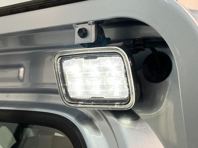 ハイゼットトラックスタンダード　農用スペシャル　４ＷＤ　デフロック　ＣＶＴ車衝突被害軽減ブレーキ　パートタイム４ＷＤ　デフロック　ＡＭ／ＦＭラジオ　マニュアルエアコン　マニュアルレベリング　オートライト　荷台作業灯　リヤ４枚リーフスプリング（滋賀県）の中古車