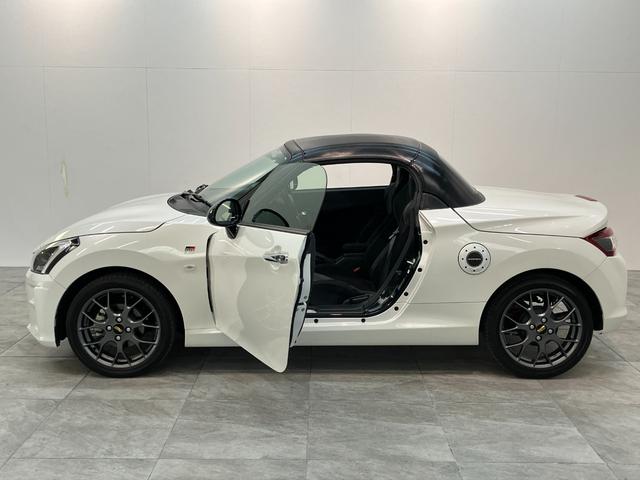 コペンＧＲスポーツ　５ＭＴ　ディスプレイオーディオ　ＢカメラＧＲ専用サスペンション　ディスプレイオーディオ　バックカメラ　Ｂｌｕｅｔｏｏｔｈ　ＵＳＢ　ＥＴＣ２．０　ＭＯＭＯ製ハンドル　レカロシート　ＢＢＳ製アルミホイール　シートヒーター　ＬＥＤ　オートライト（滋賀県）の中古車