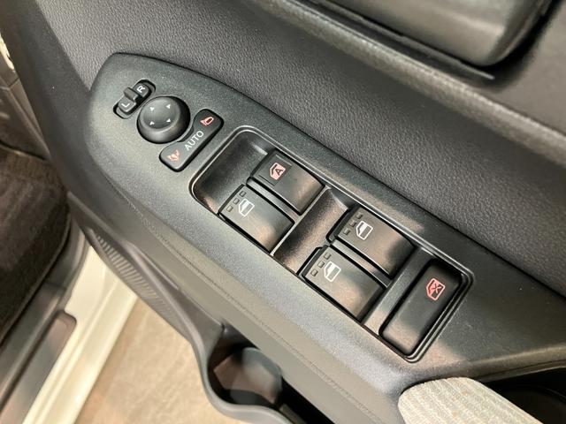 ムーヴＬ　両側スライドア　キーレス　ＬＥＤ　オートライト衝突被害軽減ブレーキ　コーナーセンサー　バックカメラ（ナビ装着時用）　両側スライドドア　ＬＥＤヘッドライト　オートライト　マニュアルエアコン　キーレスエントリー　電動格納式ミラー　エコアイドル（滋賀県）の中古車