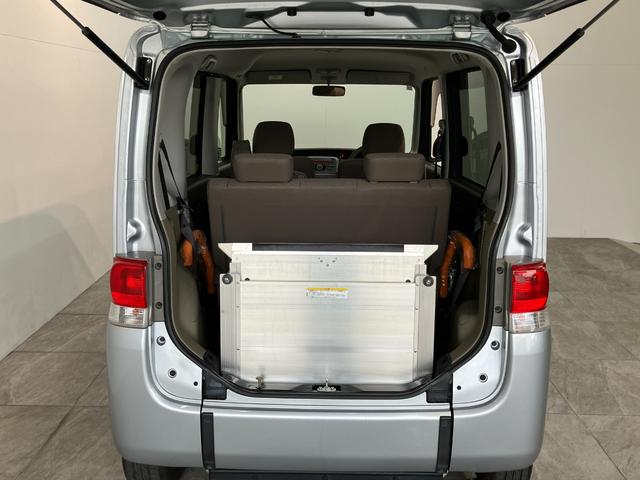 タントスローパー　リヤシート付仕様　走行３万２千キロ台福祉車両　車いす乗降車　電動ウインチ　リヤシート付　ＣＤステレオ　キーレスエントリー　電動格納式ミラー　マニュアルレベリング　マニュアルエアコン　左側スライドドア（滋賀県）の中古車