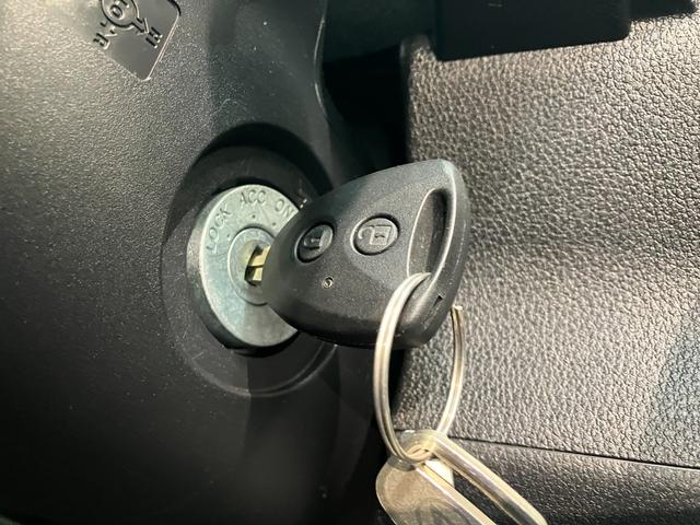 ハイゼットカーゴDX 4WD コーナーセンサー AM/FMラジオ キーレス衝突被害軽減ブレーキ スマアシ コーナーセンサー 前席パワーウインドウ AM/FMステレオ 両側スライドドア パートタイム4WD オートライト マニュアルレベリング マニュアルエアコン(滋賀県)の中古車