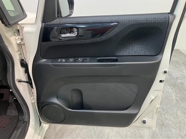 Ｎ−ＢＯＸカスタムＧ・Ｌパッケージ　フルセグナビ　バックカメラ　車検整備付フルセグナビ　バックカメラ　ＤＶＤ再生　Ｂｌｕｅｔｏｏｔｈ　ＨＩＤヘッドライト　オートエアコン　スマートキー　電動格納式ミラー　左側電動スライドドア　エコアイドル（滋賀県）の中古車