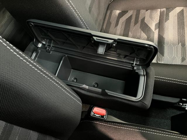 タフトＧダーククロムベンチャー　１０型フルセグナビ　届出済未使用車衝突被害軽減ブレーキ　コーナーセンサー　１０型フルセグナビ　バックカメラ　ＤＶＤ　Ｂｌｕｅｔｏｏｔｈ　ＵＳＢ　前後ドラレコ　前席シートヒーター　レーダークルーズコントロール　ＬＥＤ　オートエアコン（滋賀県）の中古車