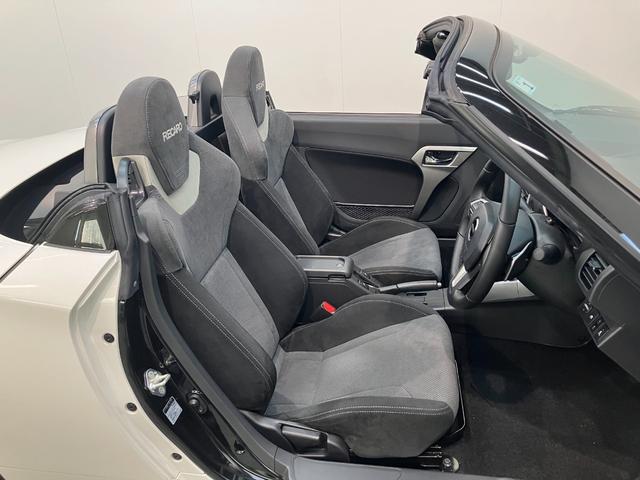 コペンセロＳ　フルセグナビ　レカロ　ＭＯＭＯステ　届出済未使用車ビルシュタイン製ショックアブソーバー　レカロシート　ＭＯＭＯ製ステアリング　パドルシフト　フルセグナビ　ＤＶＤ再生　Ｂｌｕｅｔｏｏｔｈ　シートヒーター　ＬＥＤ　オートエアコン　リヤコーナーセンサー（滋賀県）の中古車