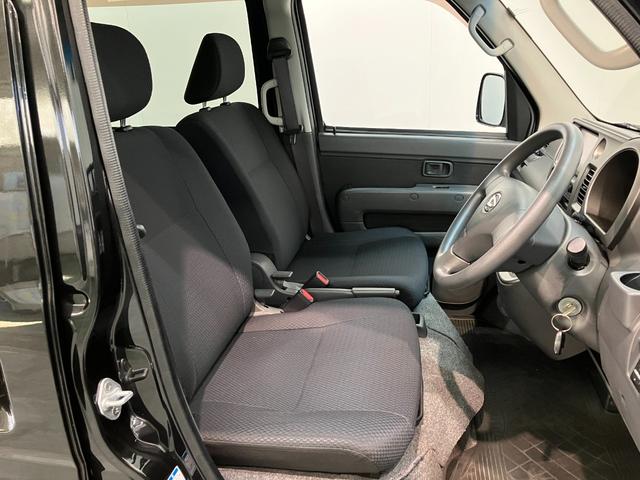 ハイゼットカーゴクルーズ　５５ｔｈアニバーサリーゴールドエディション　４ＷＤ車検整備付　フルセグナビ　ＤＶＤ再生　Ｂｌｕｅｔｏｏｔｈ　ＵＳＢ　キーレスエントリー　電動格納式ミラー　マニュアルレベリング　マニュアルエアコン　フロントゴールドグリル　パートタイム４ＷＤ（滋賀県）の中古車