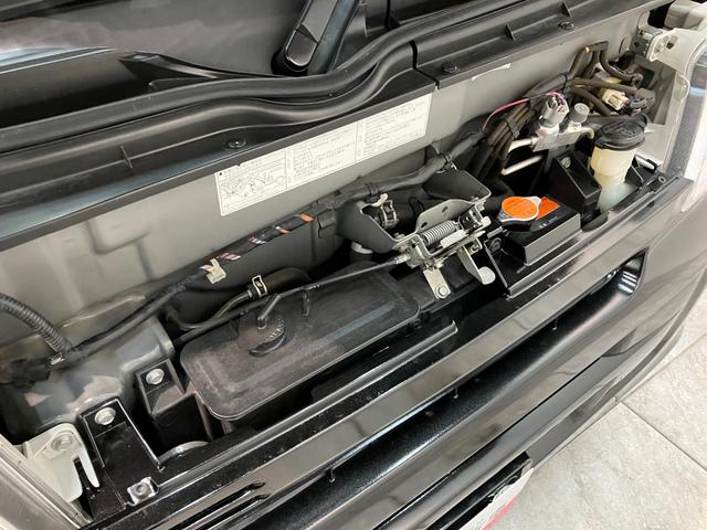 ハイゼットカーゴクルーズ　５５ｔｈアニバーサリーゴールドエディション　４ＷＤ車検整備付　フルセグナビ　ＤＶＤ再生　Ｂｌｕｅｔｏｏｔｈ　ＵＳＢ　キーレスエントリー　電動格納式ミラー　マニュアルレベリング　マニュアルエアコン　フロントゴールドグリル　パートタイム４ＷＤ（滋賀県）の中古車