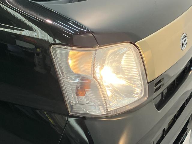 ハイゼットカーゴクルーズ　５５ｔｈアニバーサリーゴールドエディション　４ＷＤ車検整備付　フルセグナビ　ＤＶＤ再生　Ｂｌｕｅｔｏｏｔｈ　ＵＳＢ　キーレスエントリー　電動格納式ミラー　マニュアルレベリング　マニュアルエアコン　フロントゴールドグリル　パートタイム４ＷＤ（滋賀県）の中古車