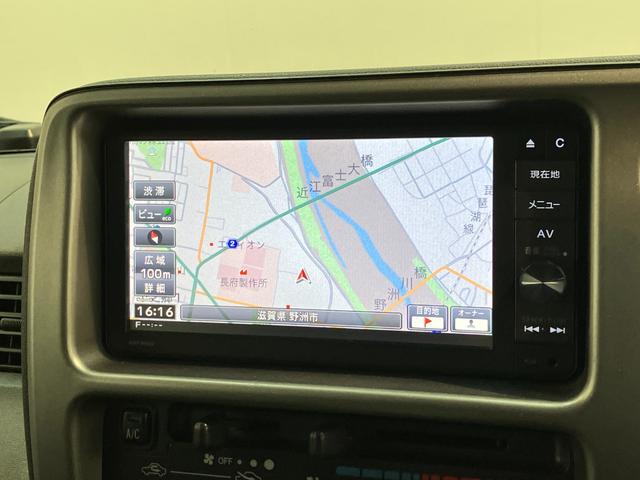 ハイゼットカーゴクルーズ　５５ｔｈアニバーサリーゴールドエディション　４ＷＤ車検整備付　フルセグナビ　ＤＶＤ再生　Ｂｌｕｅｔｏｏｔｈ　ＵＳＢ　キーレスエントリー　電動格納式ミラー　マニュアルレベリング　マニュアルエアコン　フロントゴールドグリル　パートタイム４ＷＤ（滋賀県）の中古車