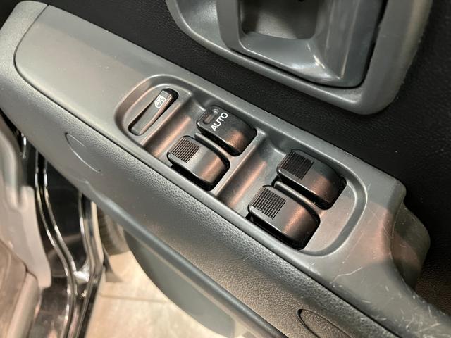 ハイゼットカーゴクルーズ　５５ｔｈアニバーサリーゴールドエディション　４ＷＤ車検整備付　フルセグナビ　ＤＶＤ再生　Ｂｌｕｅｔｏｏｔｈ　ＵＳＢ　キーレスエントリー　電動格納式ミラー　マニュアルレベリング　マニュアルエアコン　フロントゴールドグリル　パートタイム４ＷＤ（滋賀県）の中古車