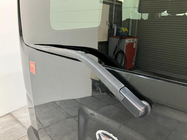 ハイゼットカーゴクルーズ　５５ｔｈアニバーサリーゴールドエディション　４ＷＤ車検整備付　フルセグナビ　ＤＶＤ再生　Ｂｌｕｅｔｏｏｔｈ　ＵＳＢ　キーレスエントリー　電動格納式ミラー　マニュアルレベリング　マニュアルエアコン　フロントゴールドグリル　パートタイム４ＷＤ（滋賀県）の中古車