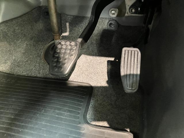 ハイゼットカーゴクルーズ　５５ｔｈアニバーサリーゴールドエディション　４ＷＤ車検整備付　フルセグナビ　ＤＶＤ再生　Ｂｌｕｅｔｏｏｔｈ　ＵＳＢ　キーレスエントリー　電動格納式ミラー　マニュアルレベリング　マニュアルエアコン　フロントゴールドグリル　パートタイム４ＷＤ（滋賀県）の中古車